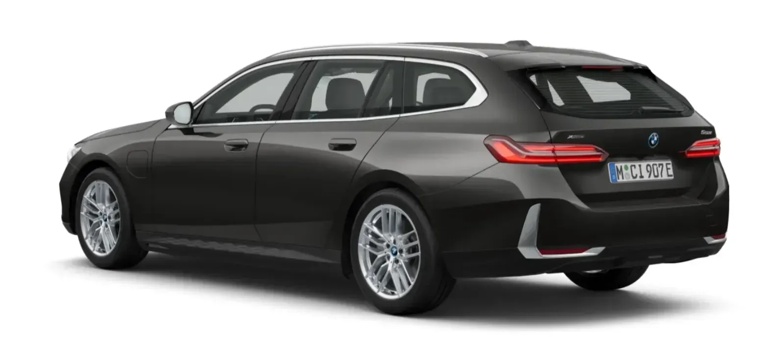BMW 5 Series Touring 550e xDrive 2
