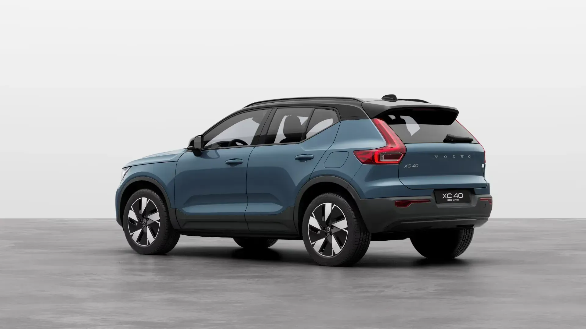 Volvo XC40 Plus 3